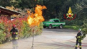 Un serbatoio perde gasolio, quasi una giornata per metterlo in sicurezza