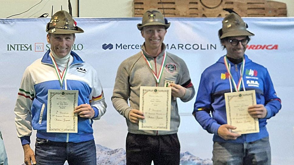 La premiazione del podio assoluto alpini