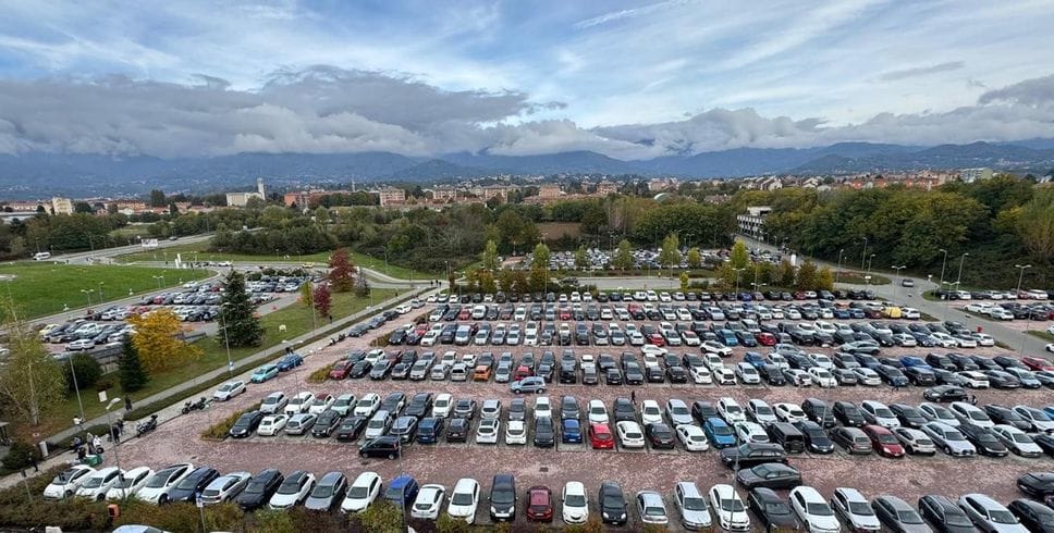 Il posteggio dell’ospedale di Biella