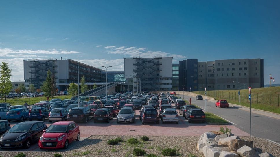 Il parcheggio dell’ospedale