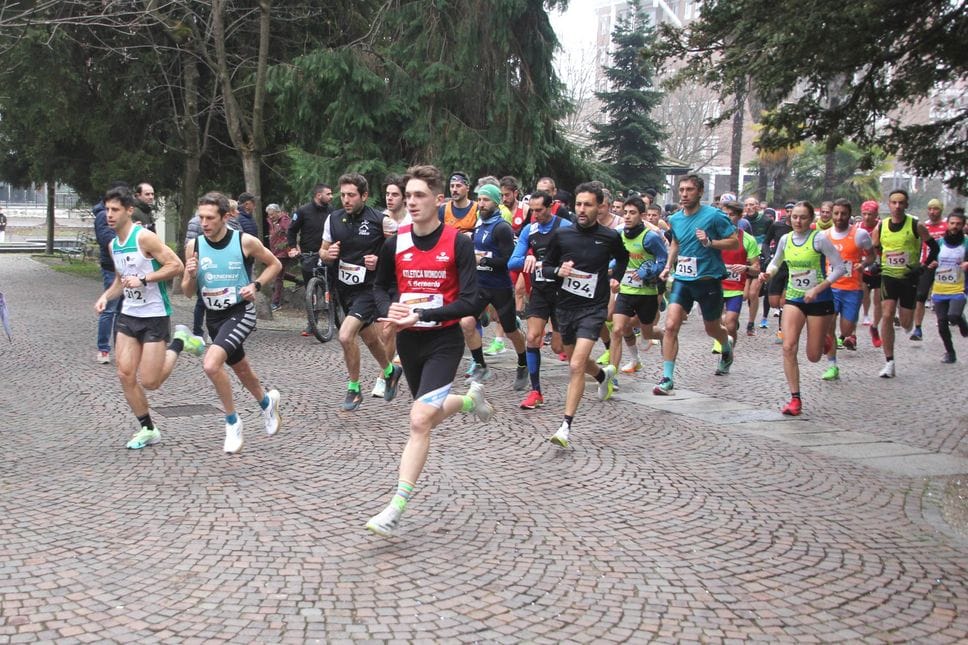 La partenza della Karneval Run competitiva 2025