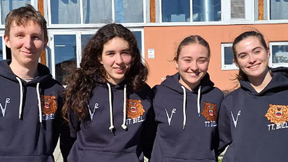 Coach Sergei Mokropolov con Lodovica Motta, Matilde Ingravalle e Federica Prola