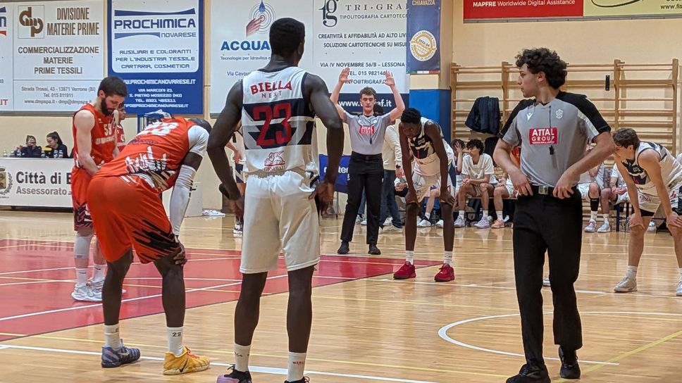 Un’immagine del match al PalaSarselli di Biella