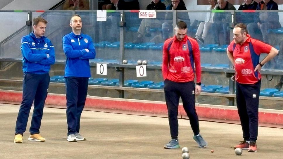Ariaudo  e Ponzo, con la tradizionale maglia rossa, durante l’ultima partita della giornata contro i friuliani