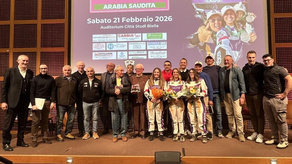 La foto ricordo al termine del pomeriggio dedicato alla Dakar e alle Ladies Dakar
