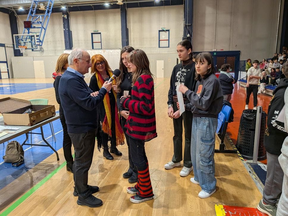 De Simone Mario                       incontra i ragazzi
