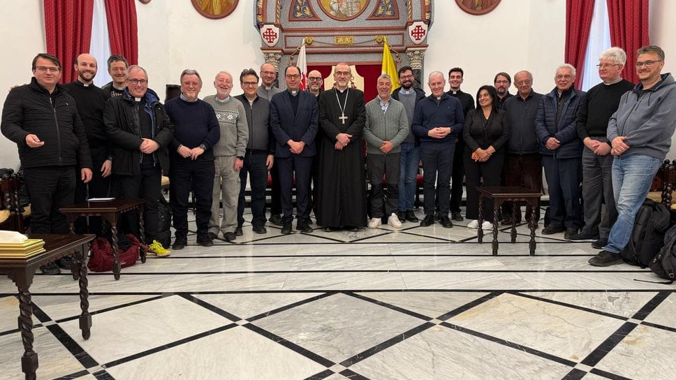 La visita dei parroci piemontesi dal patriarca Pierbattista Pizzaballa