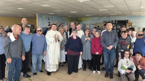 Anffas, gli ospiti hanno accolto il Vescovo per la celebrazione della Messa