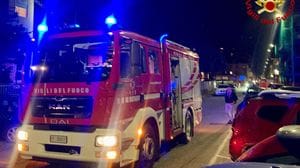 Auto a fuoco a Coggiola, fiamme spente dai vigili del fuoco
