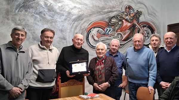 Il motoclub Perazzone festeggia i 90 anni di Adriano Zampieri