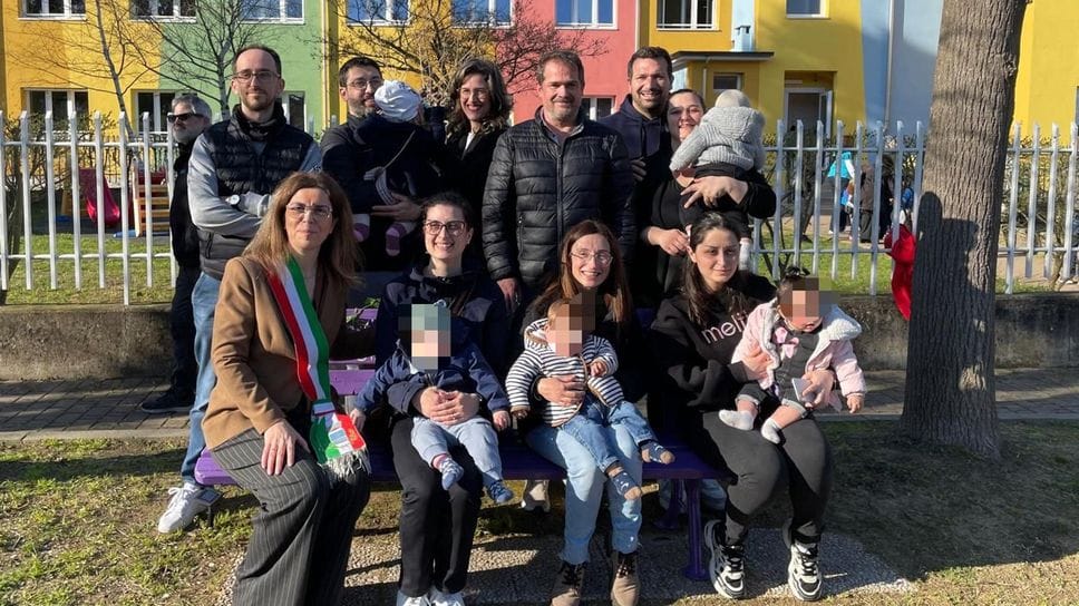 La festa della gentilezza con i   bambini nati nel 2025