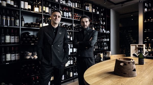 Lanieri veste lo chef Davide Oldani  e la squadra del ristorante D’O   e del ristorante Olmo  