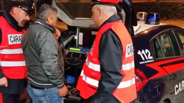 Perde il controllo dell’auto e va fuori strada: sarà denunciato per guida in stato di ebbrezza