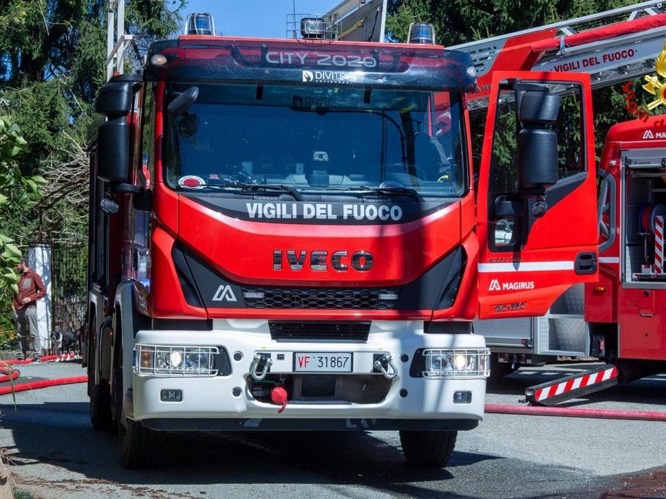 Sordevolo, a fuoco un tetto: l’intervento dura parecchie ore