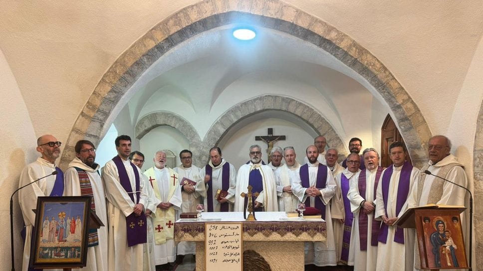 Nella foto l’ultima messa alla quale hanno partecipato i sacerdoti piemontesi, ospiti ieri della comunità dei Maroniti, con preghiera e ringraziamento per la prolungata ospitalità.