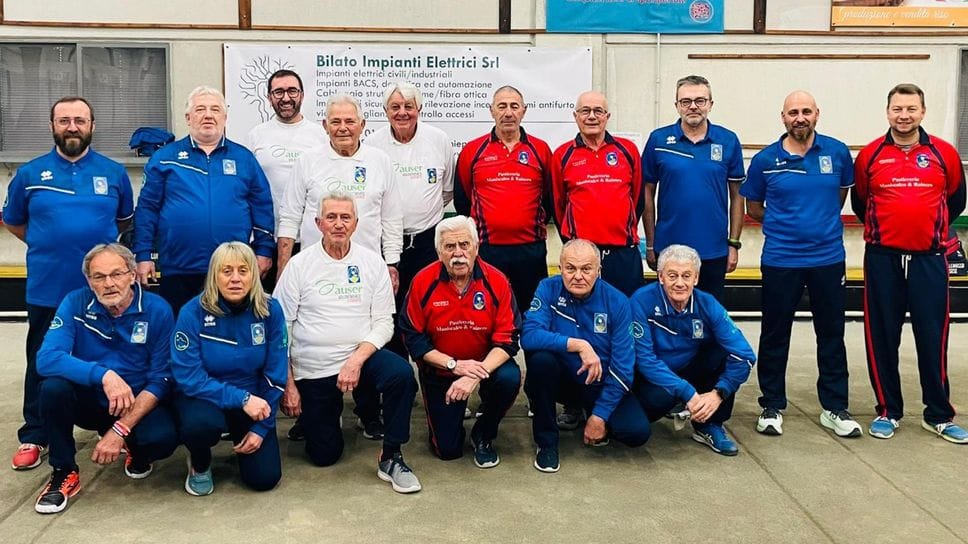 Le quattro quadrette finaliste al torneo del mercoledì a Buronzo: a sinistra i vincitori