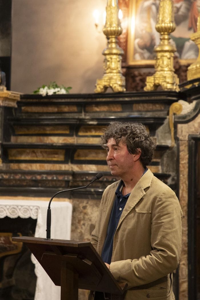 La luce che nasce dall’ombra: la Croce per San Frassati