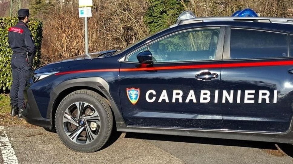 Rifiuti abbandonati in un  bosco a Mongrando: intervengono i carabinieri