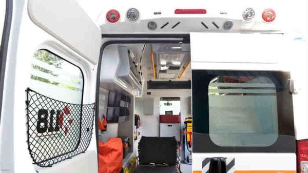 Motociclista in ospedale dopo un incidente