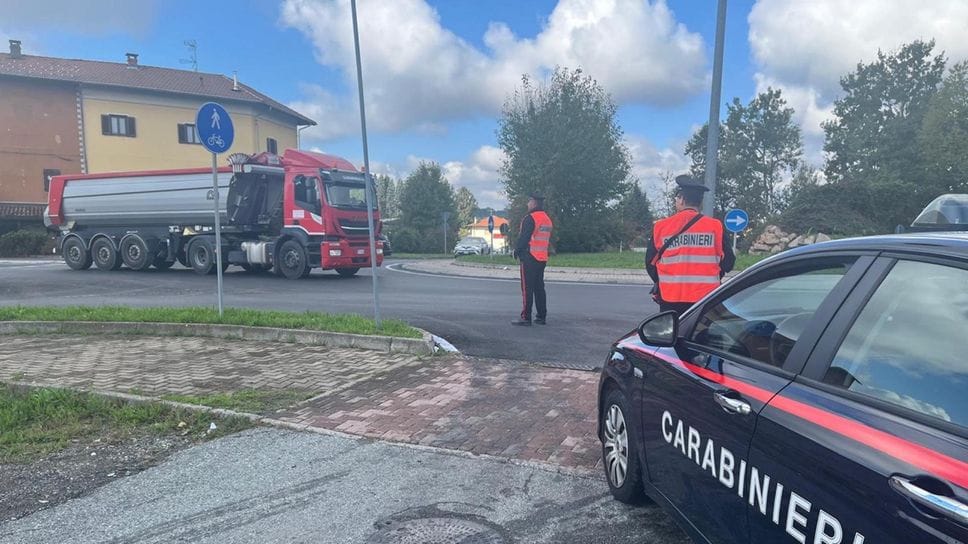 Propongono di asfaltare un tratto di strada a prezzi modici: anche nel Biellese la “truffa dell’asfalto”