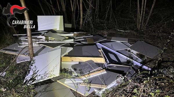 Abbandono di rifiuti al parco della Bessa: due persone denunciate