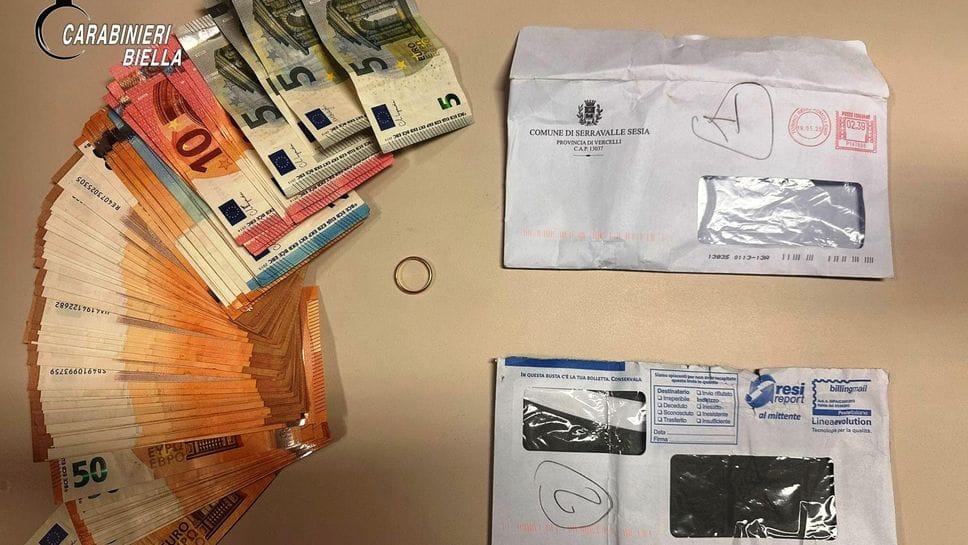 Truffano due anziani e scappano, ma vengono presi e arrestati dai carabinieri