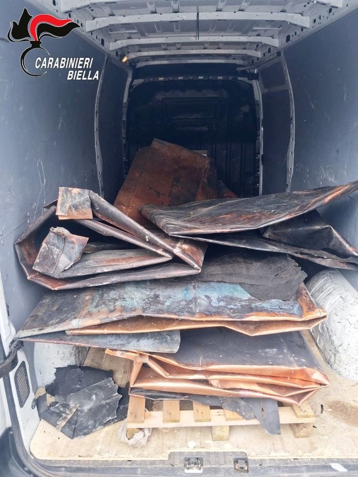 Tentano di rubare 450 kg di rame dal cimitero di Gaglianico: due arrestati