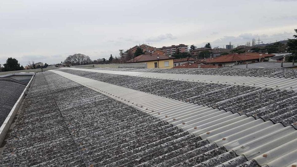 Con la comunità energetica l’amianto diventa fotovoltaico