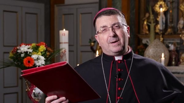 Auguri buona Pasqua Vescovo 2026