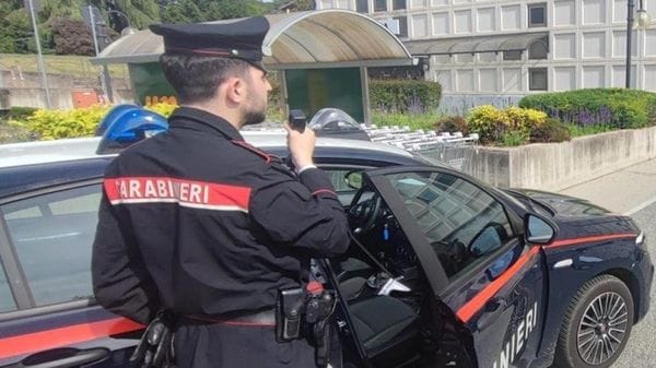 Turista inglese perde il telefono e lo recupera grazie a un cittadino di Gaglianico