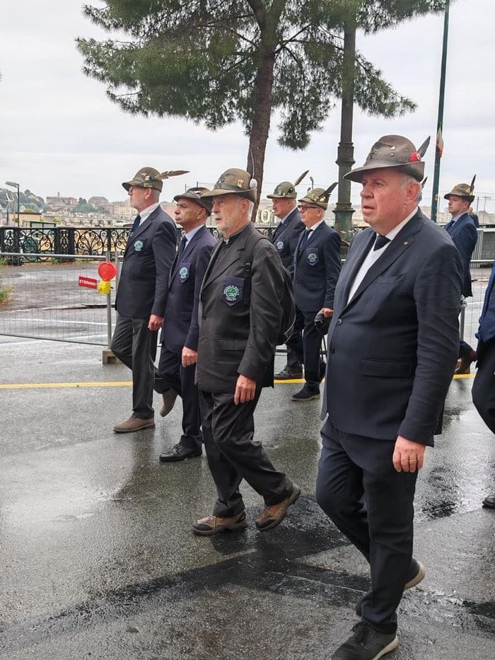 Gli alpini biellesi hanno sfilato all’Adunata di Genova. Fotogallery