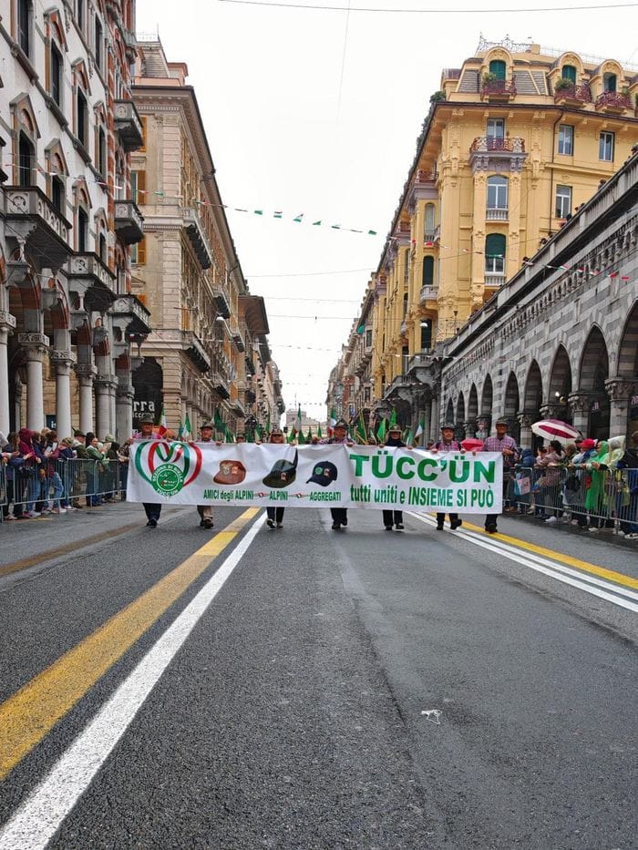 Gli alpini biellesi hanno sfilato all’Adunata di Genova. Fotogallery