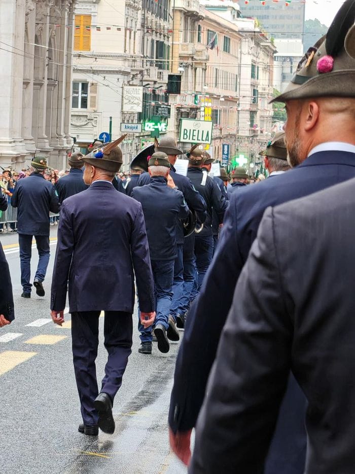 Gli alpini biellesi hanno sfilato all’Adunata di Genova. Fotogallery