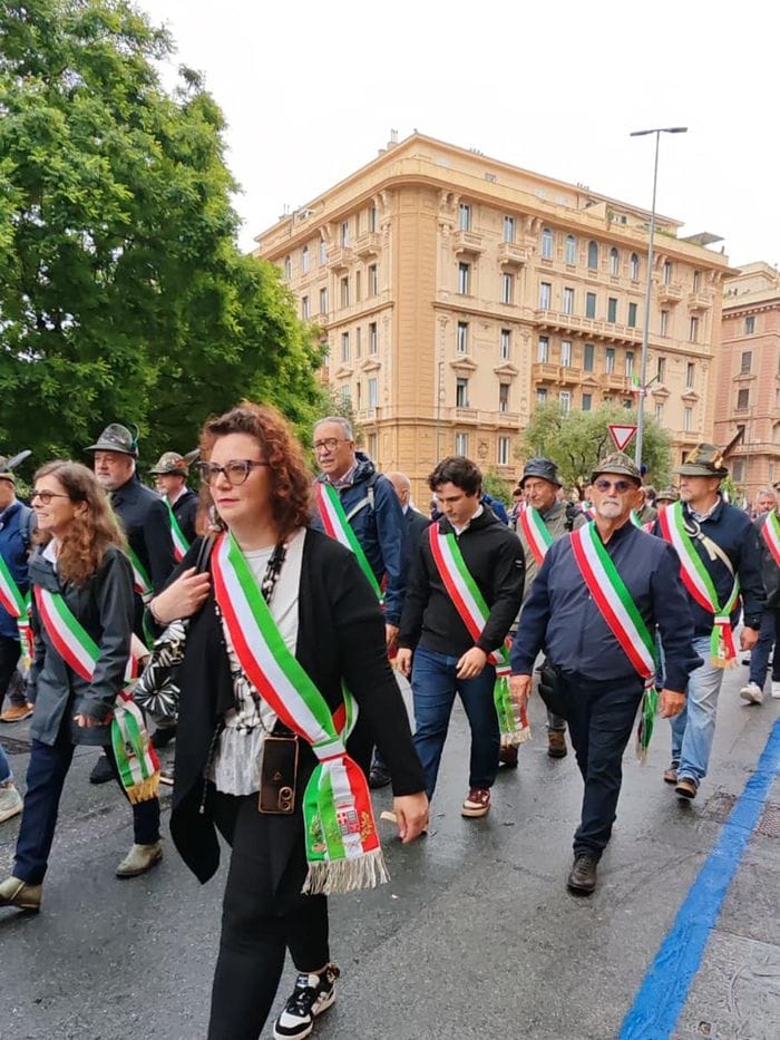 Gli alpini biellesi hanno sfilato all’Adunata di Genova. Fotogallery