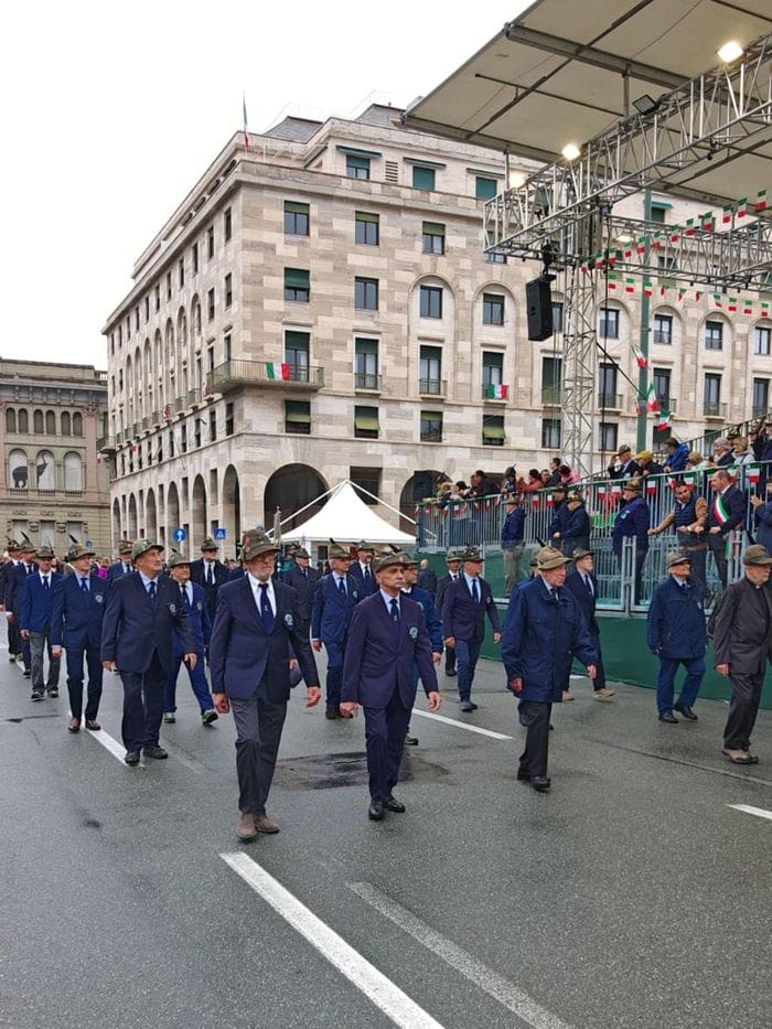 Gli alpini biellesi hanno sfilato all’Adunata di Genova. Fotogallery