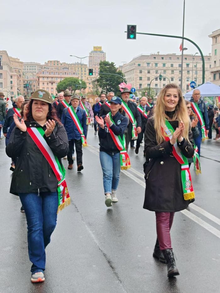 Gli alpini biellesi hanno sfilato all’Adunata di Genova. Fotogallery