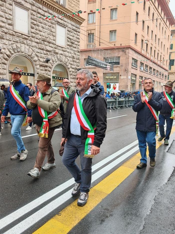 Gli alpini biellesi hanno sfilato all’Adunata di Genova. Fotogallery