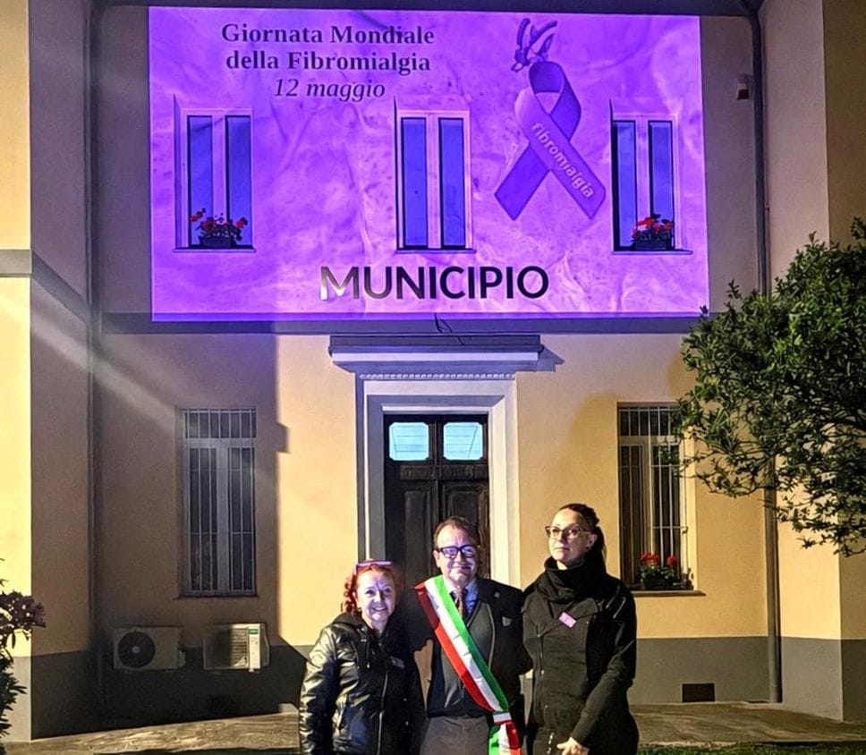 I municipi si accendono di viola per la Giornata della fibromialgia