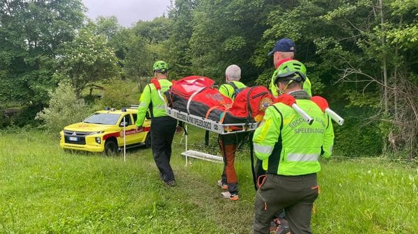 Escursionista si fa male sul Cammino di Oropa: portato in ospedale