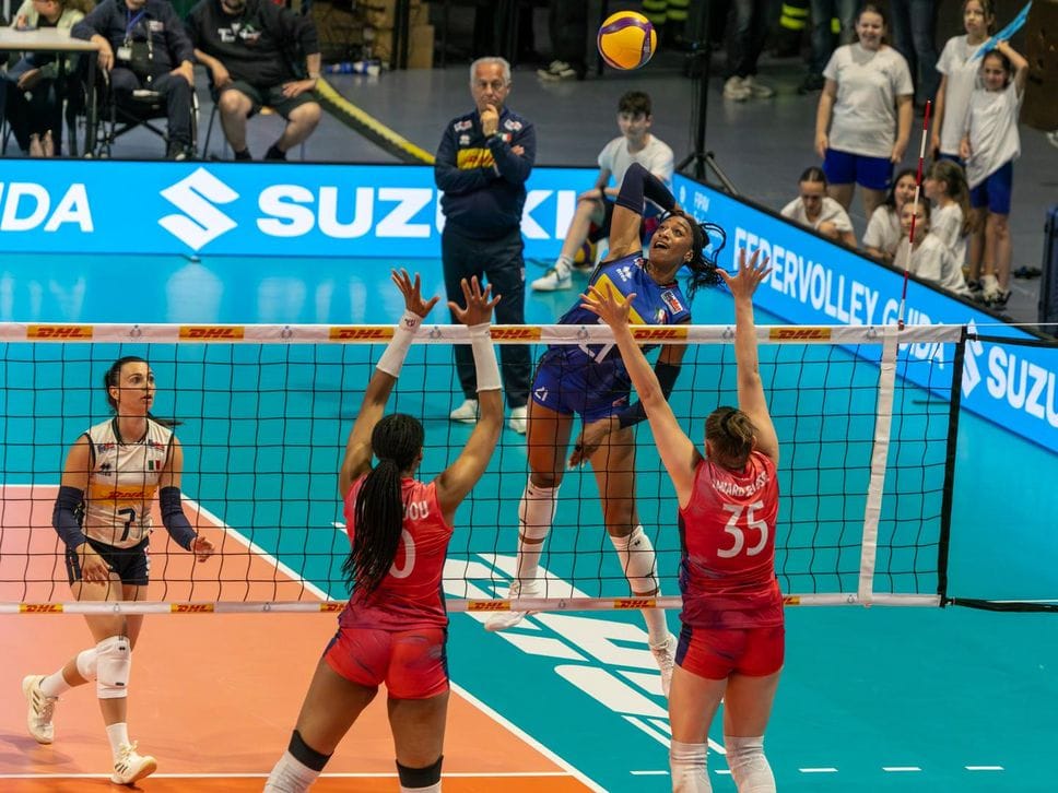 L’ItalVolley femminile travolge la Francia 3-0 - Fotogallery