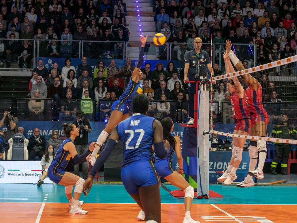 L’ItalVolley femminile travolge la Francia 3-0 - Fotogallery