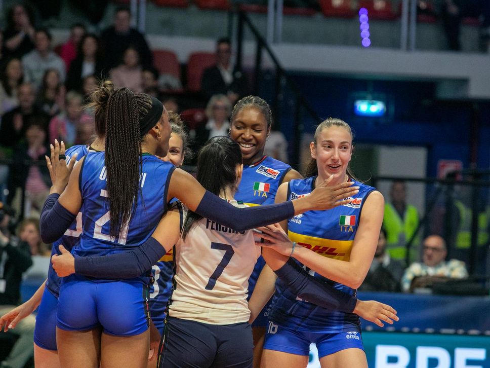 L’ItalVolley femminile travolge la Francia 3-0 - Fotogallery