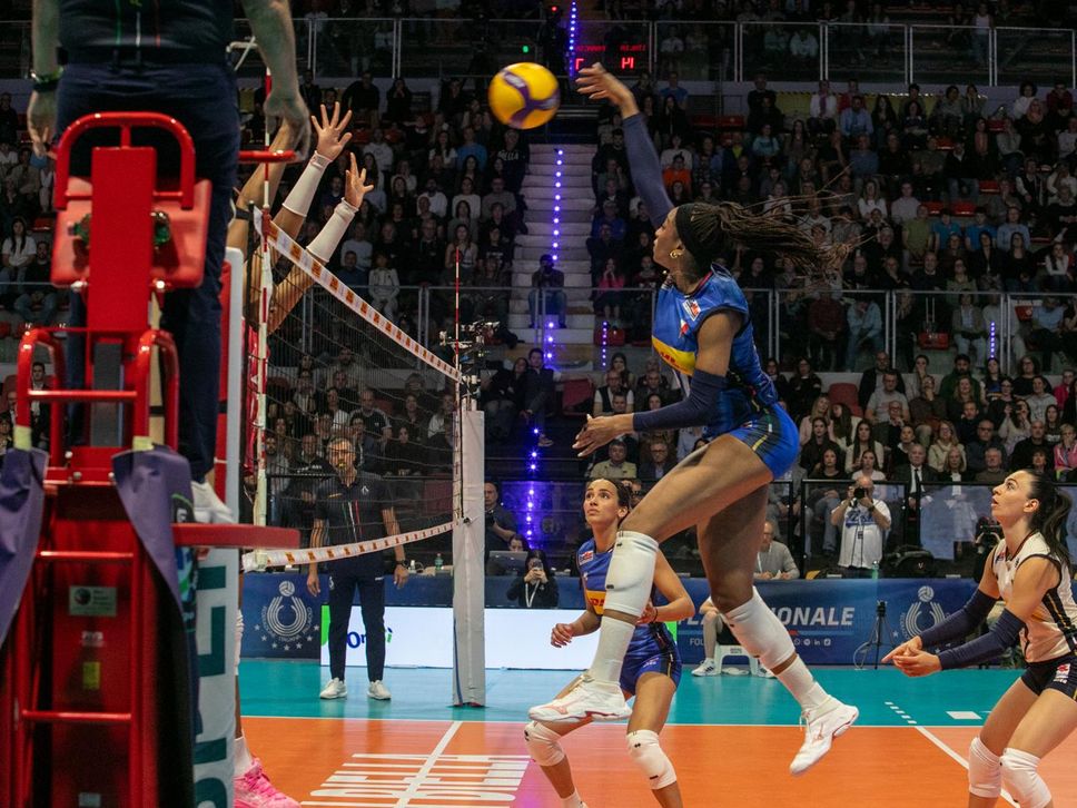 L’ItalVolley femminile travolge la Francia 3-0 - Fotogallery