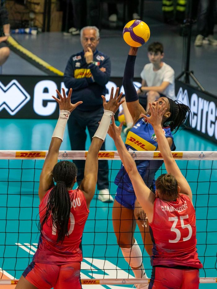 L’ItalVolley femminile travolge la Francia 3-0 - Fotogallery