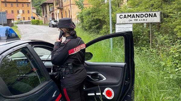 Falso volontario truffa i commercianti clienti a Camandona: denunciato dai carabinieri