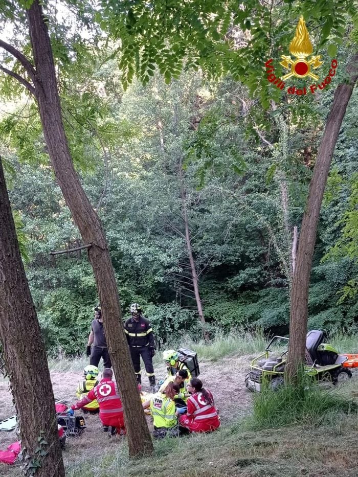 Muzzano, si ribalta con il trattore: trasportato al Cto di Torino