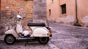 Ritrova lo scooter che gli era stato rubato grazie  a un annuncio su Facebook