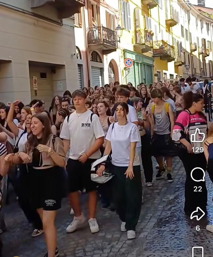Tra gioia e nostalgia: emozioni dell’ultimo giorno di scuola 