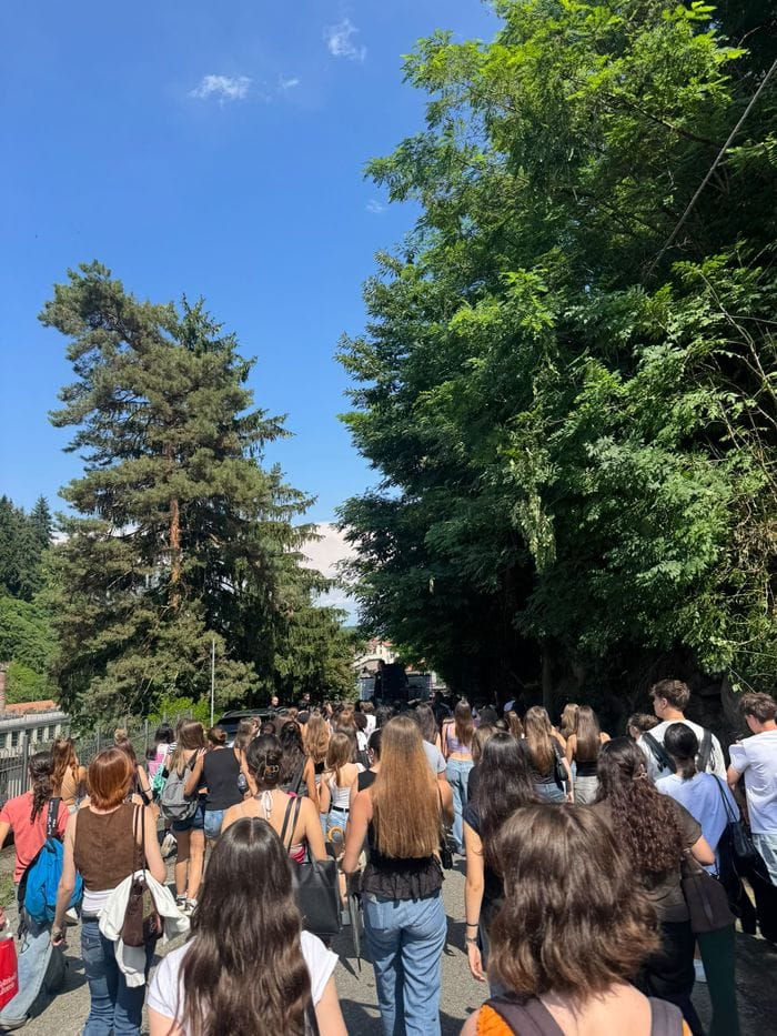 Tra gioia e nostalgia: emozioni dell’ultimo giorno di scuola 