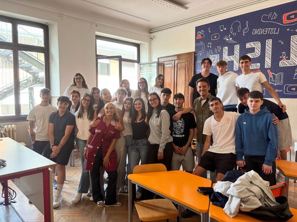 Tra gioia e nostalgia: emozioni dell’ultimo giorno di scuola 